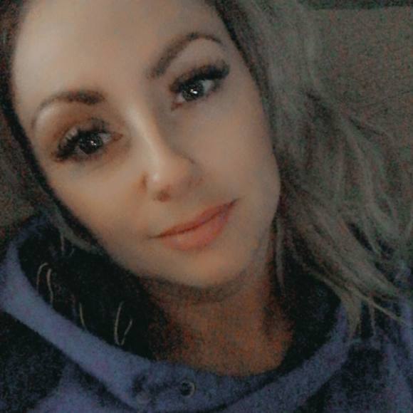 Meet your Posher, Lisa - Picture 1 of 1